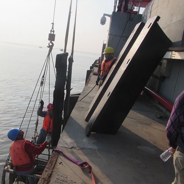 港口码头护舷安装