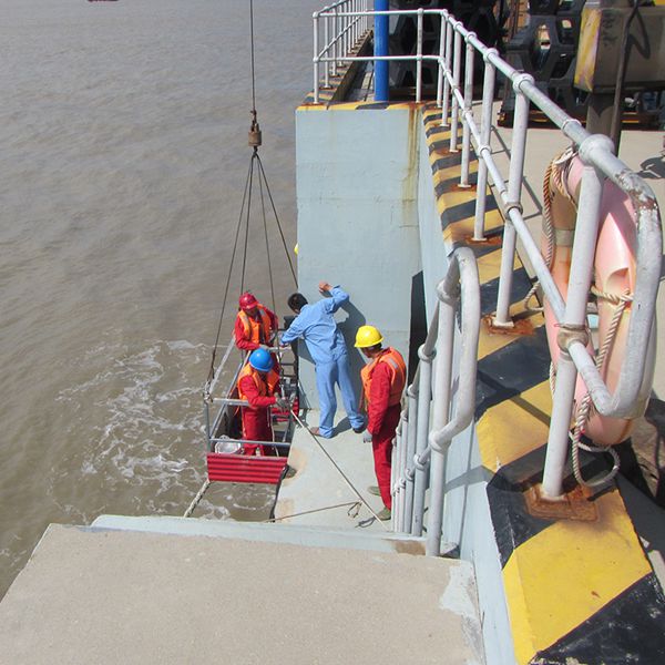 港口码头护舷安装