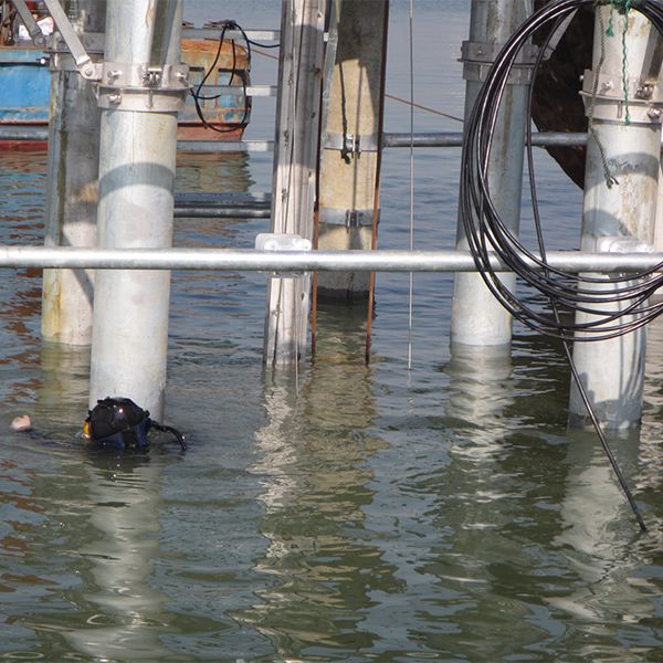 水下钢管桩施工