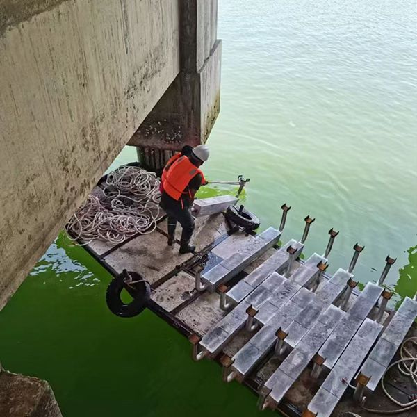 牺牲阳极块安装